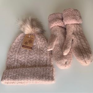NWT❗️Boutique Winter Pom Hat and Mittens Set